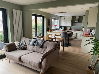 1834 Caerphilly for school holidays sleeps 6