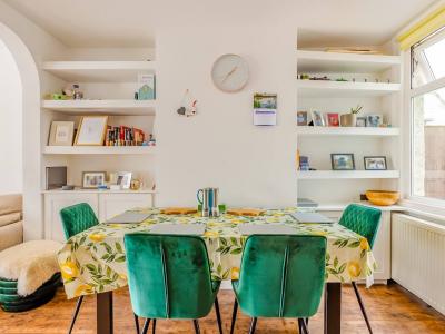 RECENT ENTRY 1923 LONDON Flexible timing : sleeps 2/3
