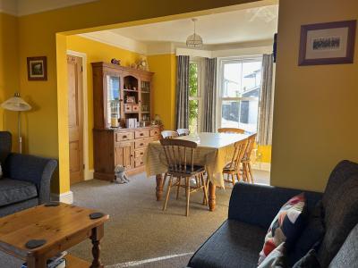 1965 Bournemouth : flexible timing : sleeps 8
