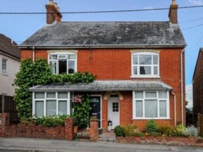 Updated profile 1293 SURREY for school holidays sleeps 6/8