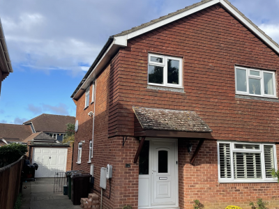 1907 Abingdon : school holidays : sleeps 6 adults + 2 children