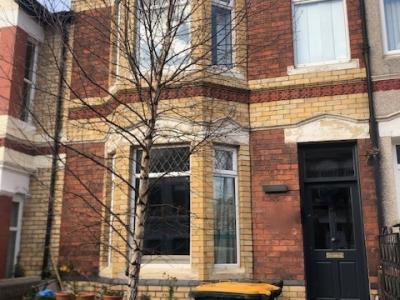 1893 NEWPORT for school holidays (sleeps 7+) not available in 2026